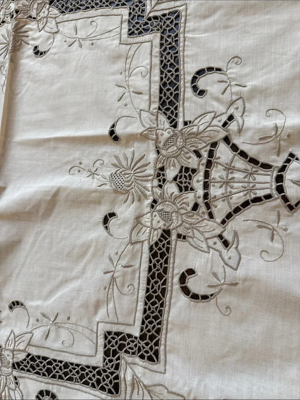 Vintage Beige Elegant Round Embroidered Tablecloth